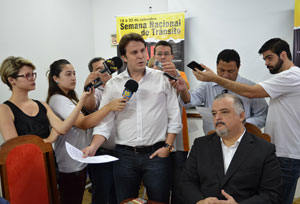 Durante visita do vice-governador a Tupã, Thiago Santos entrega dois pedidos