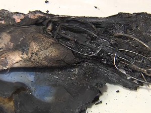 Corpo de mulher é encontrado em chamas em vicinal, diz Bombeiros