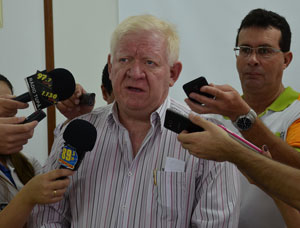 Em Tupã, Gaspar anuncia corte de gastos e redução do expediente municipal