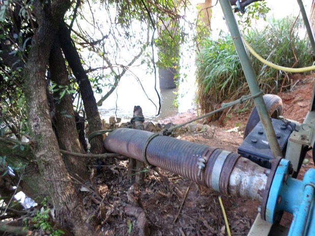 Polícia Ambiental flagra captação ilegal de água na cidade de Arco-Íris