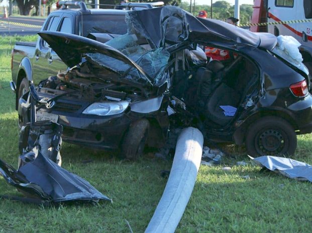 Homem morre após carro ser atingido por caminhonete em rodovia