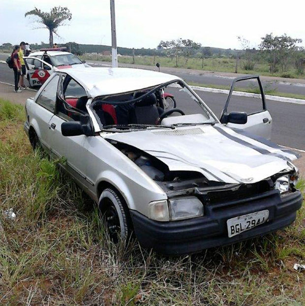 Cavalo solto em avenida provoca acidente com veículo em Tupã