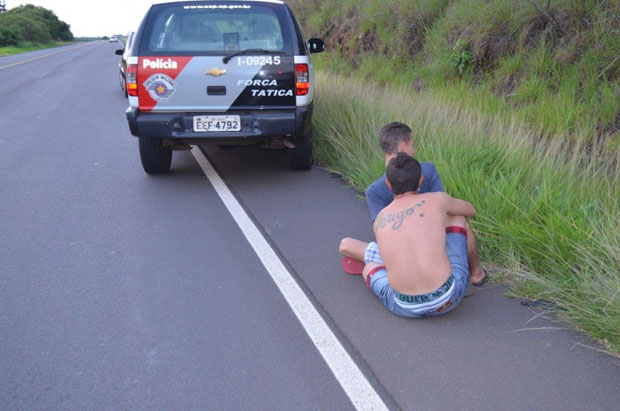 Após fuga, dois são presos por tráfico após comprar droga em Tupã