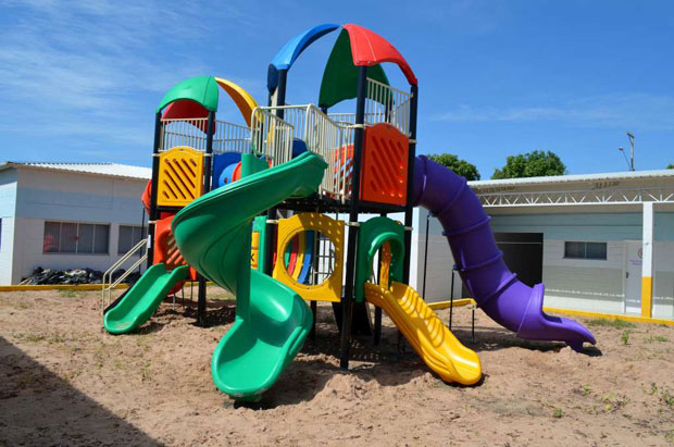 Creche municipal recebe novo playground