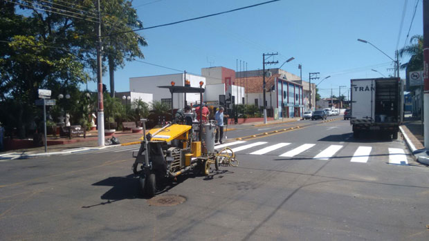 Ruas do centro de Tupã recebem sinalização de trânsito