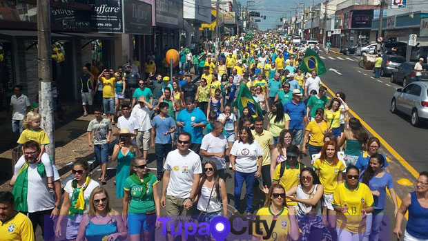 Quase 6  mil pessoas vão pras ruas neste dia 13 em Tupã