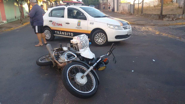Mais um acidente com carro e moto é registrado no centro de Tupã