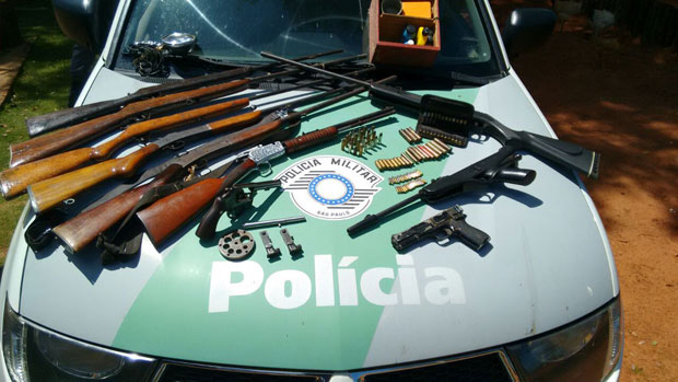 Polícia Ambiental encontra armas e restos de animais em Rinópolis