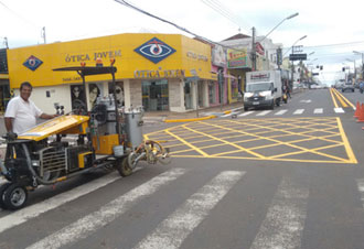 Prefeitura conclui revitalização da sinalização de trânsito no centro da cidade