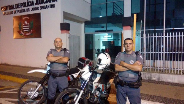 PMs da Rocam suspeitam de motociclista e apreendem droga e dinheiro