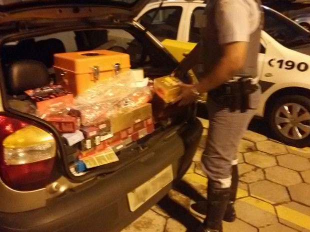 Polícia apreende carga de perfumes sem nota fiscal avaliada em R$ 40 mil