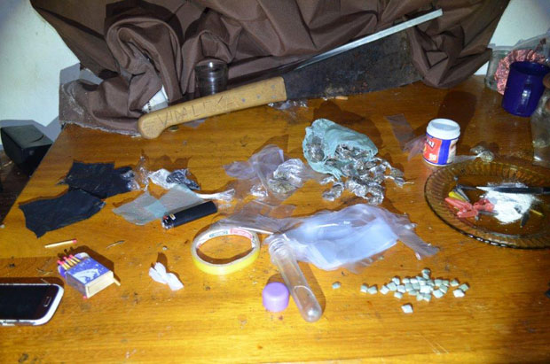 Adolescente é flagrado com mais de 100 porções de drogas no Jamil Dualibi