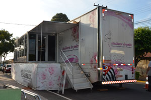 Carreta da Mamografia atende mais de 400 mulheres em uma semana