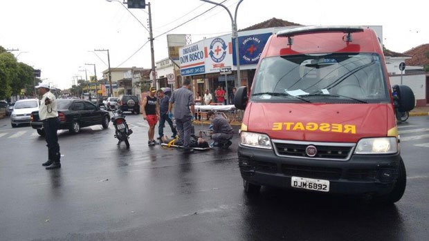 Após pane em semáforo, veículos batem em cruzamento