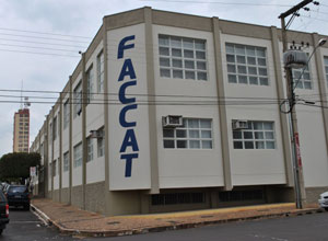 Faccat cancela sabatinas por desistência de candidatos a prefeito