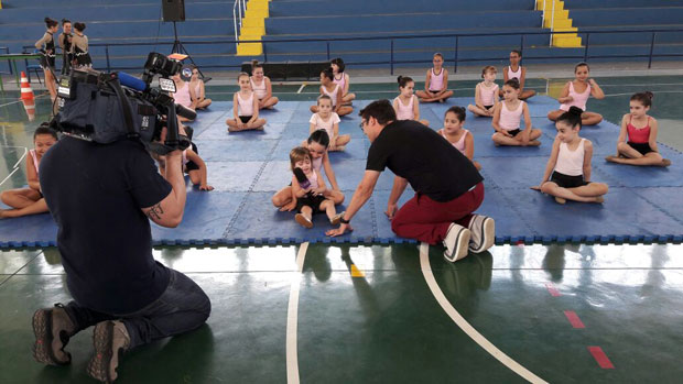 Equipe da TV Tem grava edição do Revista de Sábado em Tupã