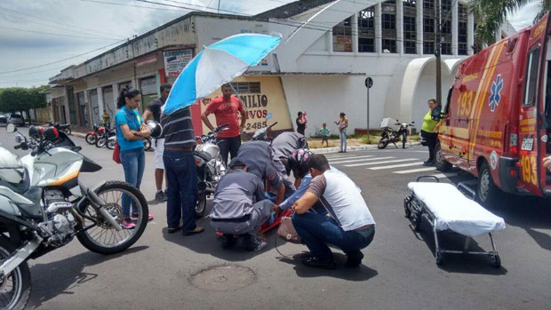 Motociclista se envolve em acidente ao tentar cruzar Avenida Tabajaras