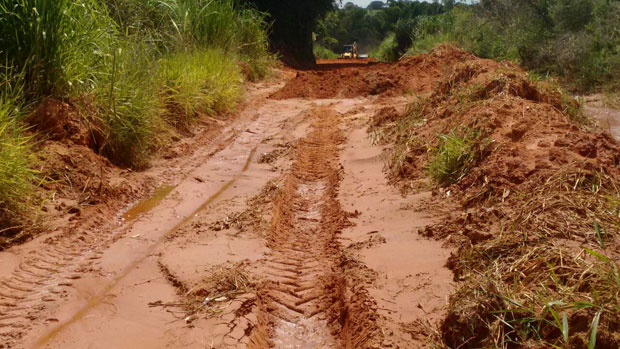 Após estragos das chuvas, estrada da Santa Estela é recuperada