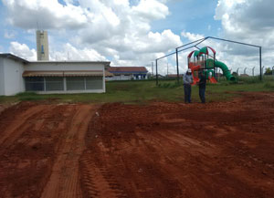 Prefeitura inicia obras da quadra e casa da zeladoria na escola Thiago Leandro