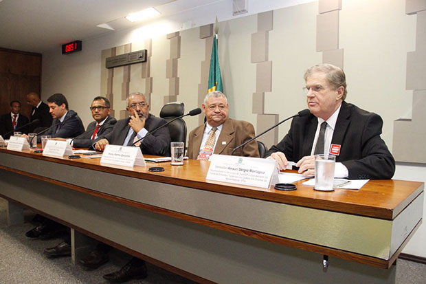 Amauri fala na Audiência do Senado contra a Reforma da Previdência