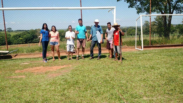 Moradores de Varpa dão continuidade as ações de limpeza da cidade