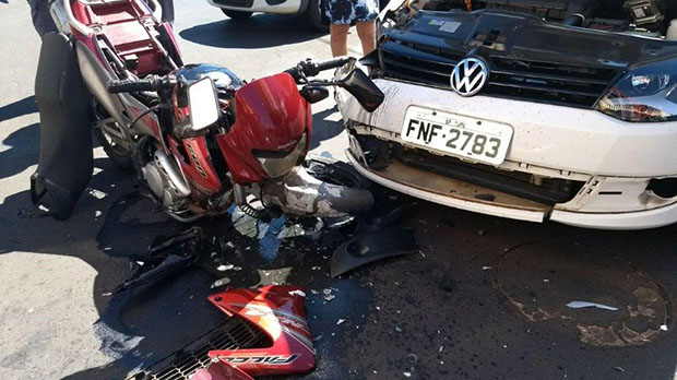 Motociclista se fere gravemente em acidente no centro de Tupã