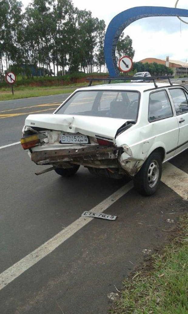 Colisão traseira acaba em fuga em Pompéia