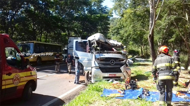 Caminhoneiro morre em acidente na BR-153 próximo a Marília