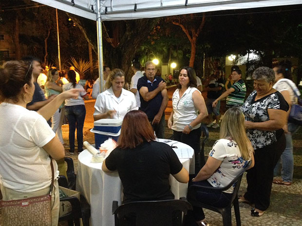 Saúde realiza vacinação hoje na Praça da Figueira