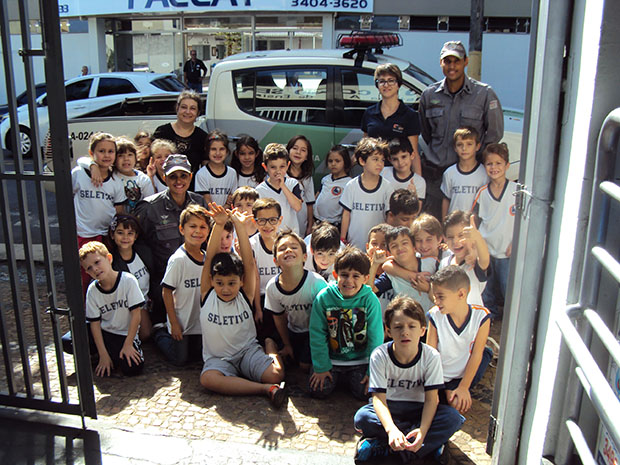 Polícia Ambiental realiza palestra com alunos do Colégio Seletivo