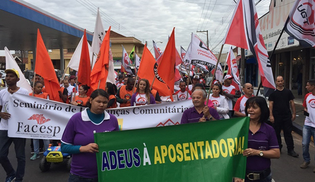 Tupãenses protestam novamente contra as reformas do governo