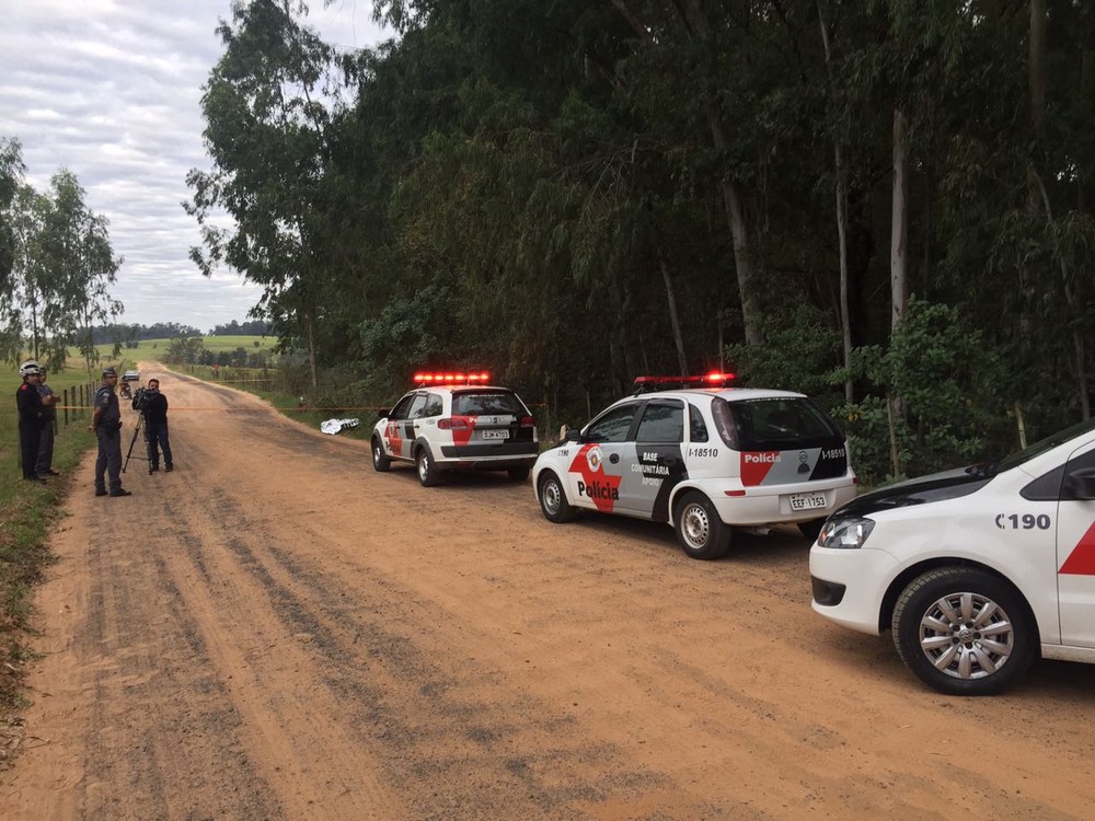 Jovem é encontrada morta e amarrada em estrada rural