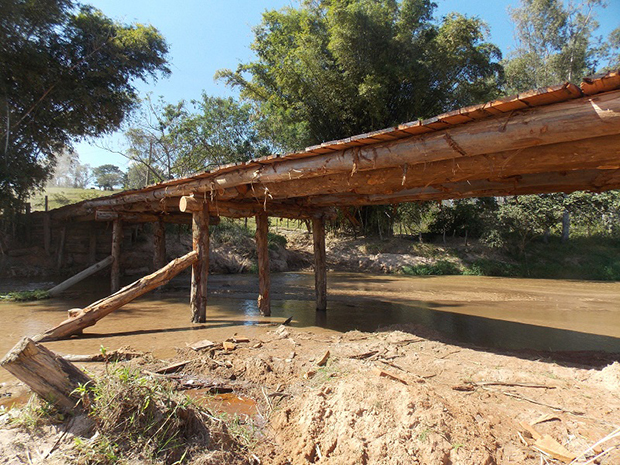 Nova ponte sobre Rio Iacri já atende usuários da Estrada do Cem Alqueires