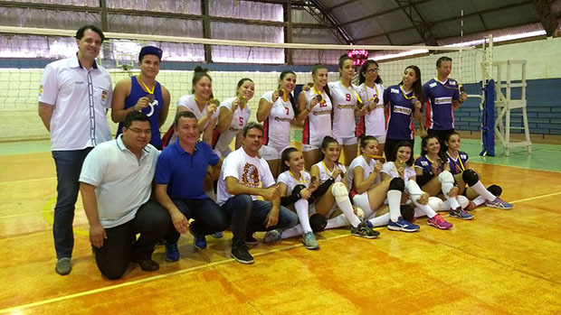 Equipe de vôlei feminino de Tupã é campeã dos Jogos Regionais em Osvaldo Cruz