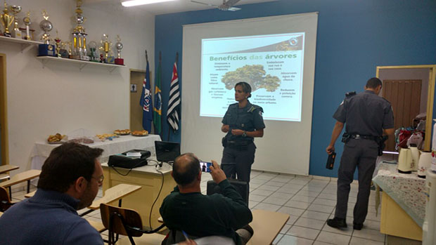 Polícia Ambiental realiza palestra para funcionários públicos