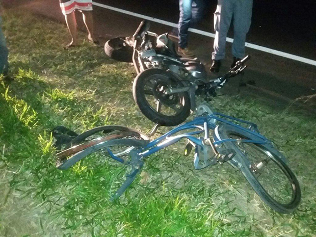 Acidente entre moto e bicicleta na SP-294 em Quintana fere duas pessoas