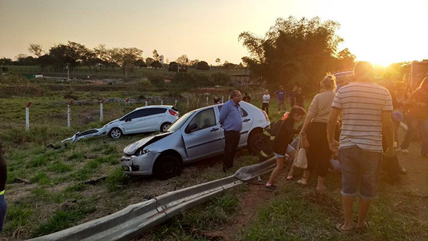 Mulher fica ferida em acidente na SP-294 em Tupã