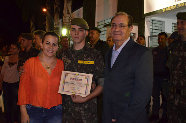 Tiro de Guerra realiza solenidade em homenagem ao Dia do Soldado