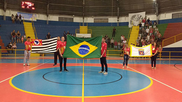 Abertura dos Jogos Acadêmicos atraiu faculdades no Ginásio de Esportes