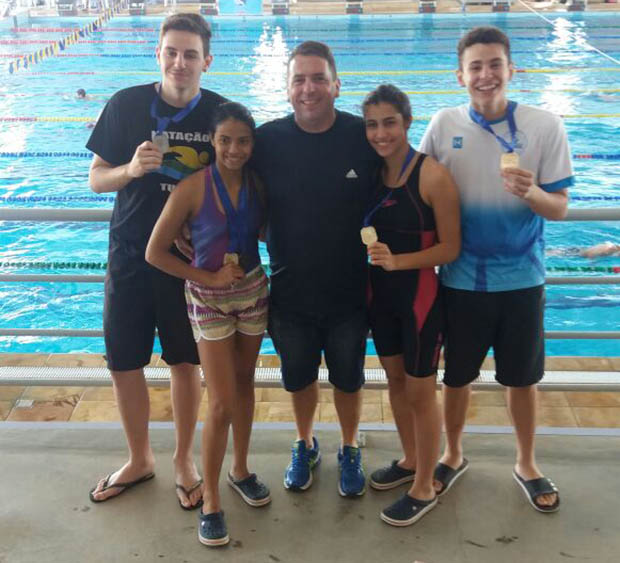 Natação conquista 13 medalhas durante Campeonato Paulista da Federação Aquática