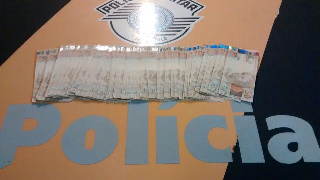 Polícia Rodoviária realiza prisão por falsificação de papel moeda