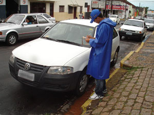 Decisão da justiça obriga Legião a demitir 90 jovens da Zona Azul