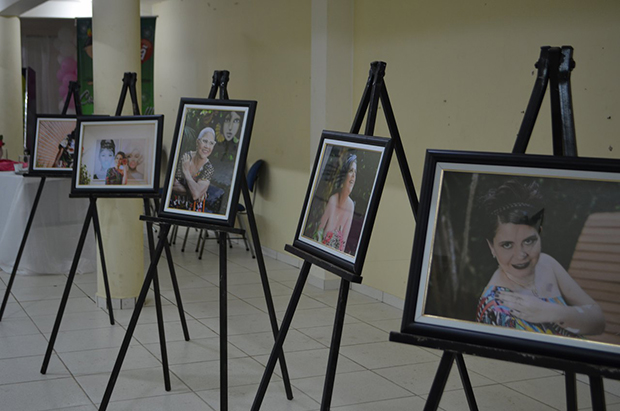 Grande público e comoção marcam abertura de exposição de fotos