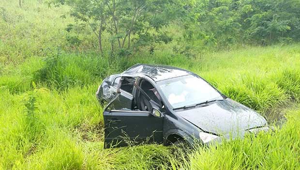 Duas pessoas ficam feridas em acidente na SP-294 em Quintana