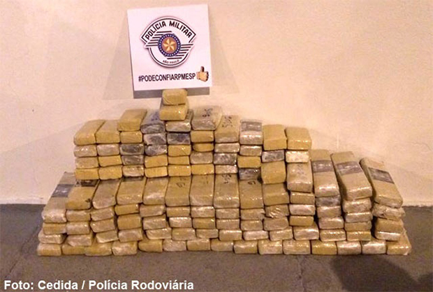 Polícia Rodoviária apreende quase 100 quilos de maconha na SP-294