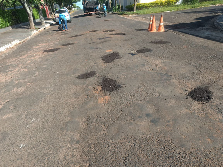 Prefeitura intensifica operação Tapa-Buracos em diversos locais