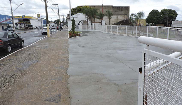 Praça de uso múltiplo continua sem prazo para término