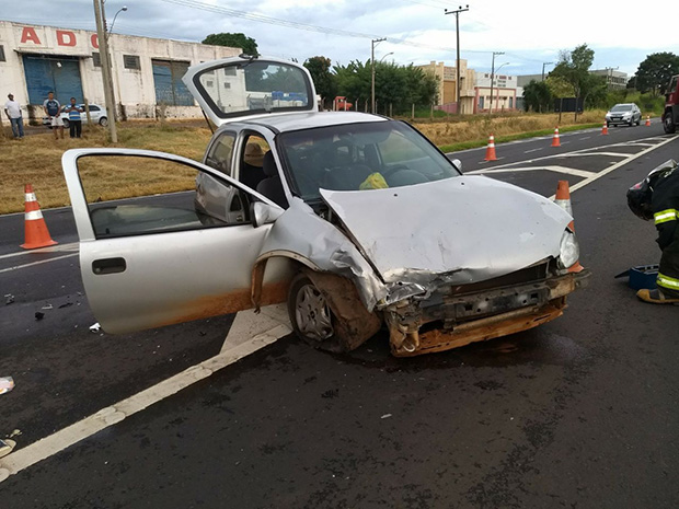 Cinco pessoas ficam feridas em acidente no Trevo da Camap