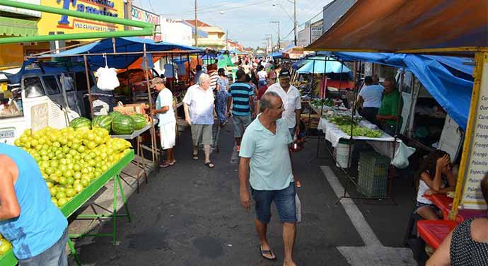 Com quase 100 feirantes, feira livre de domingo sofre mudanças