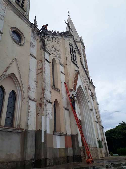 Empresa está concluindo uma das etapas da restauração externa da igreja São Pedro